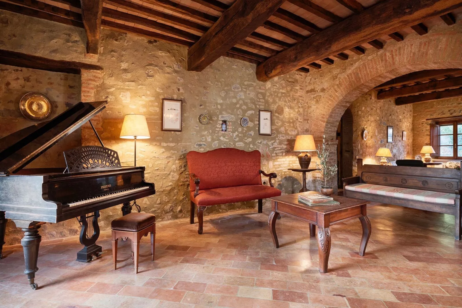 Casa Tettoia-Living room