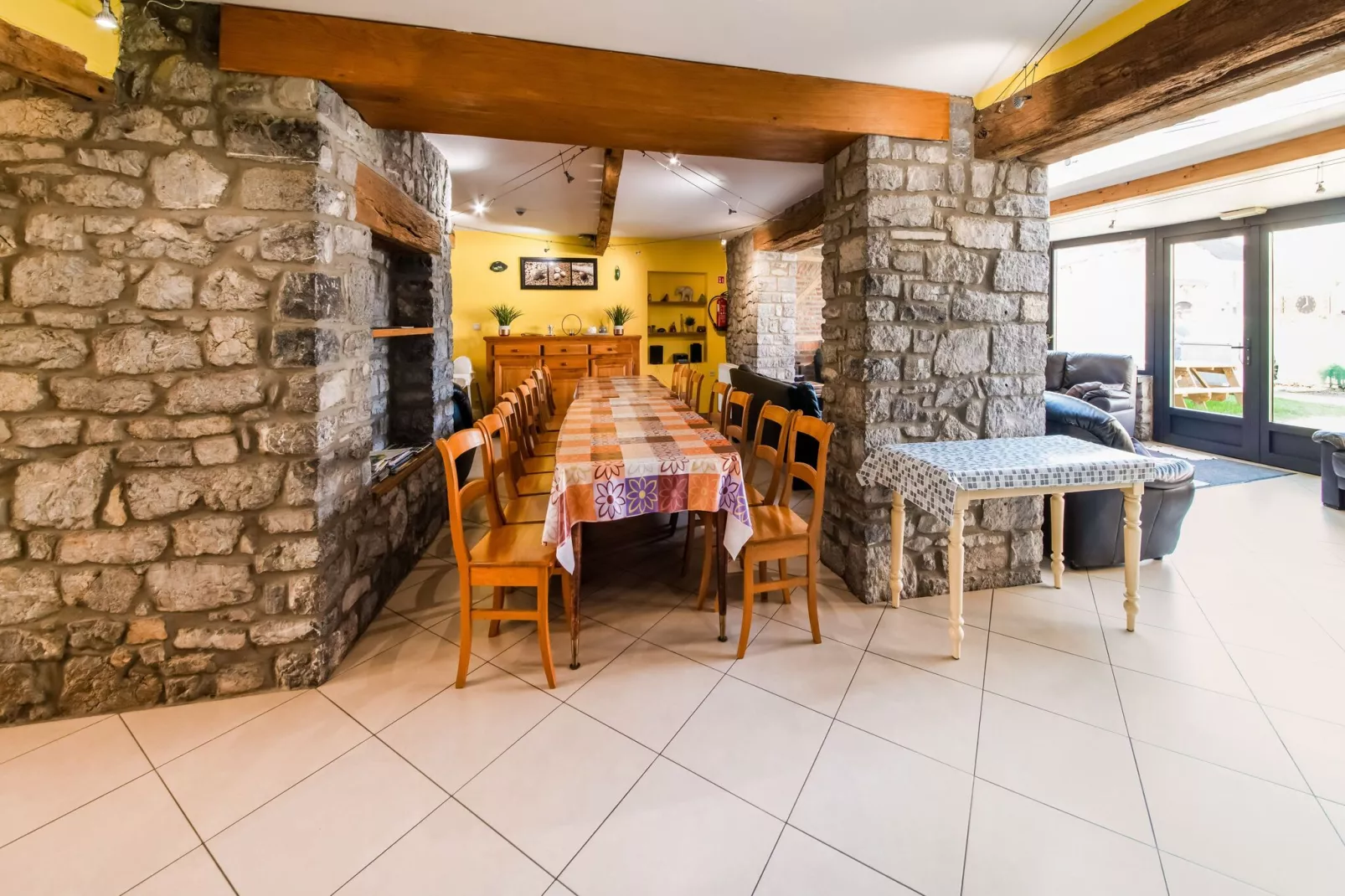 Gîte d Hamptay-Dining room