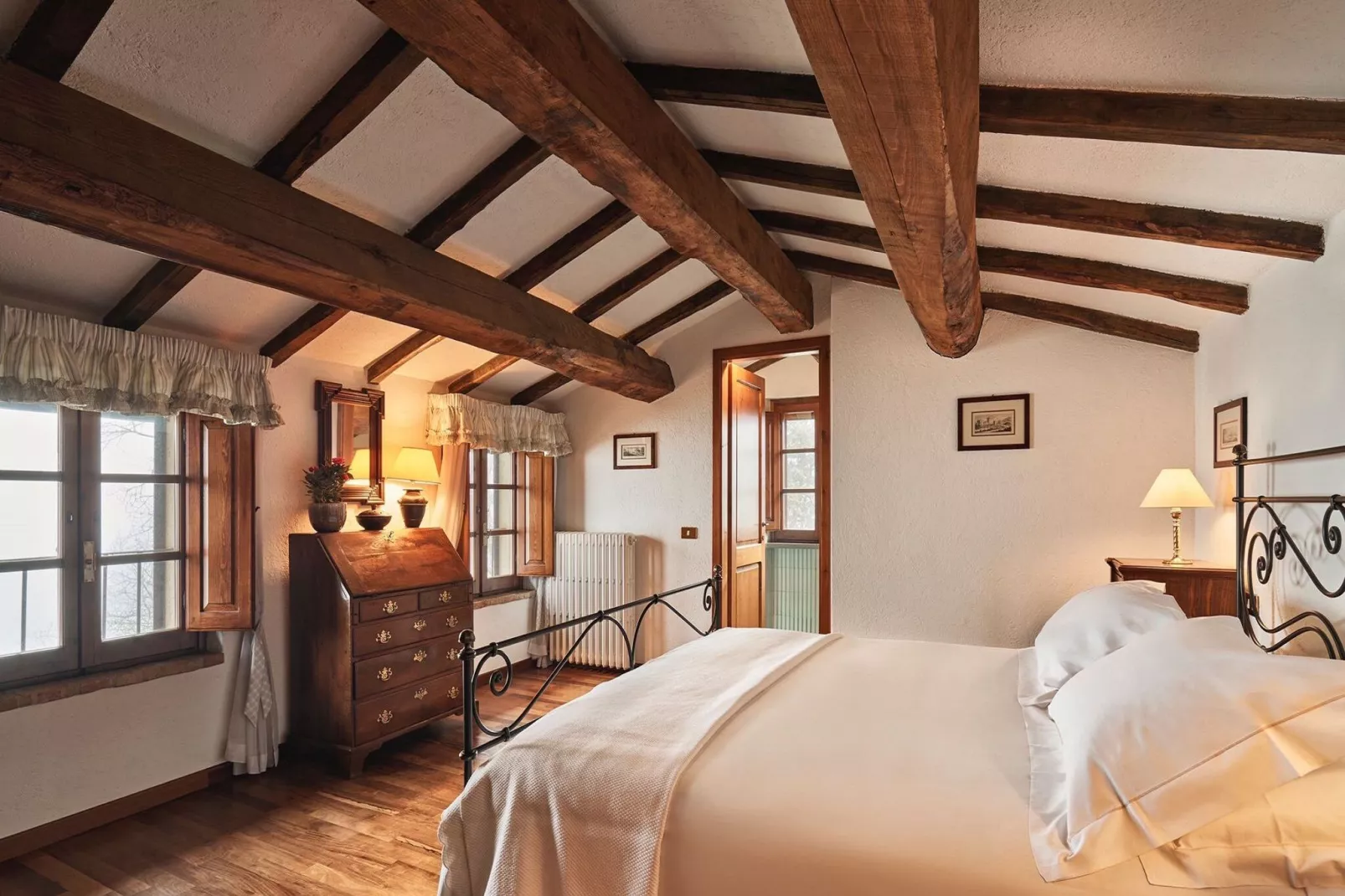 Casa Loggia-Bedroom