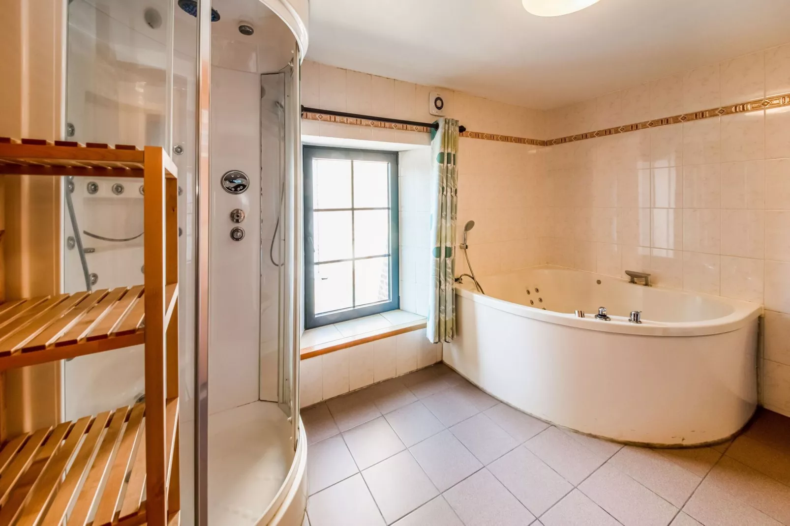 Gîte d Hamptay-Bathroom