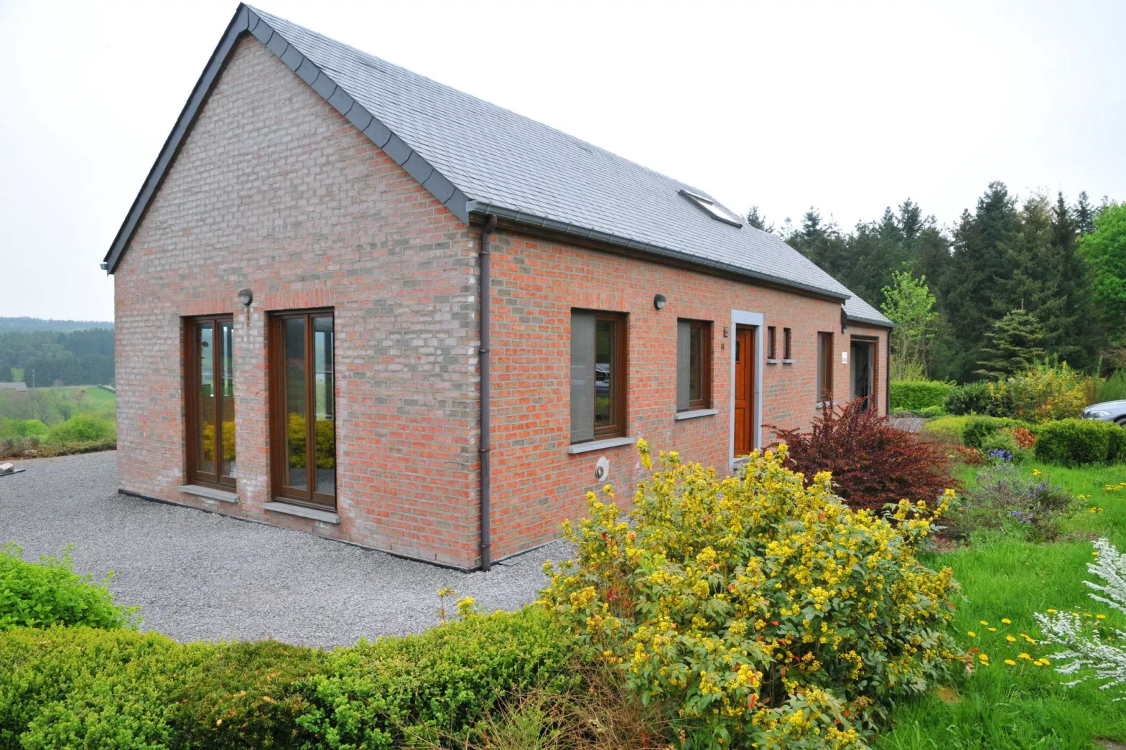 Laloux-Exterior summer