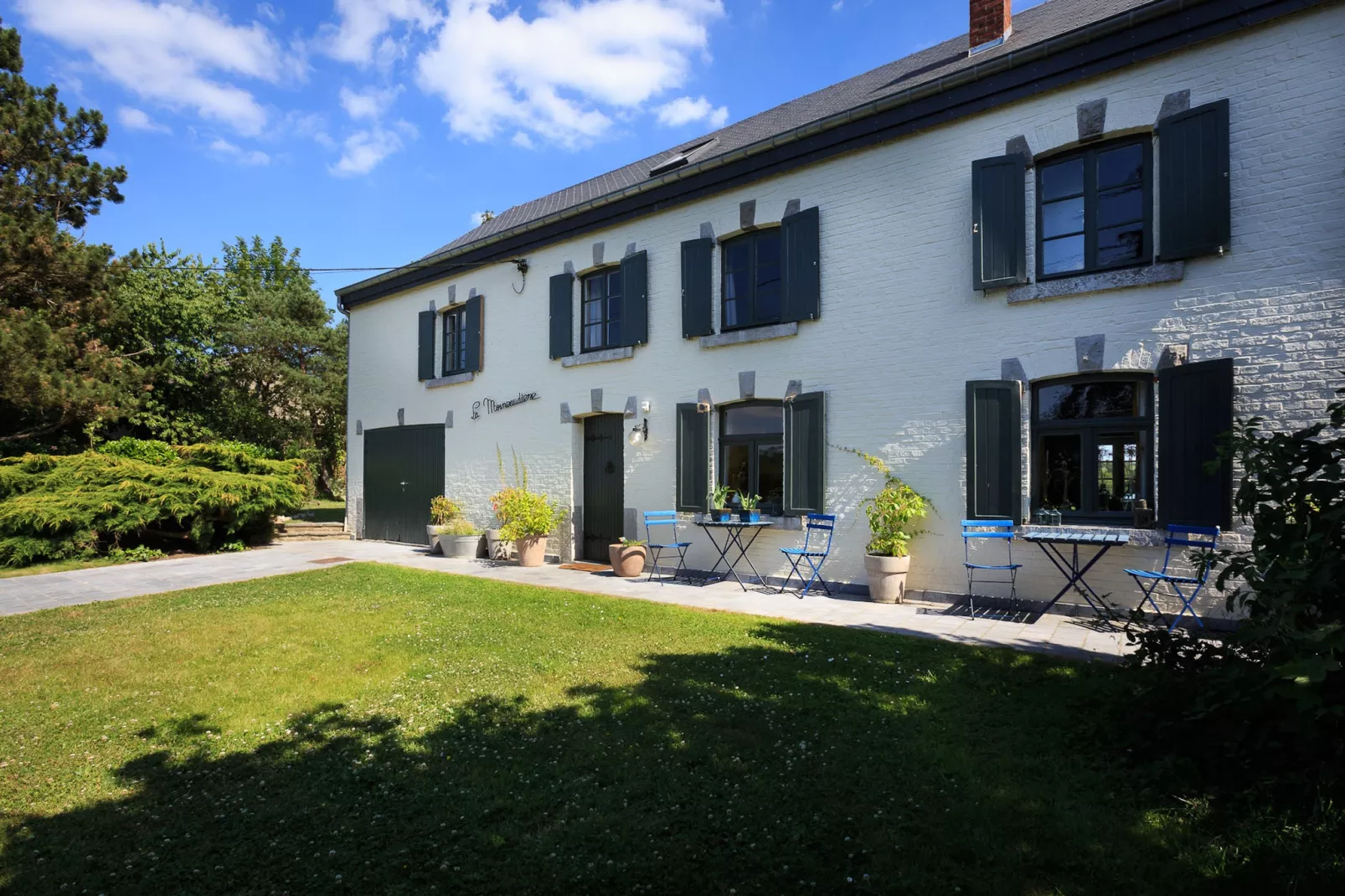 La Moineaudière-Exterior summer
