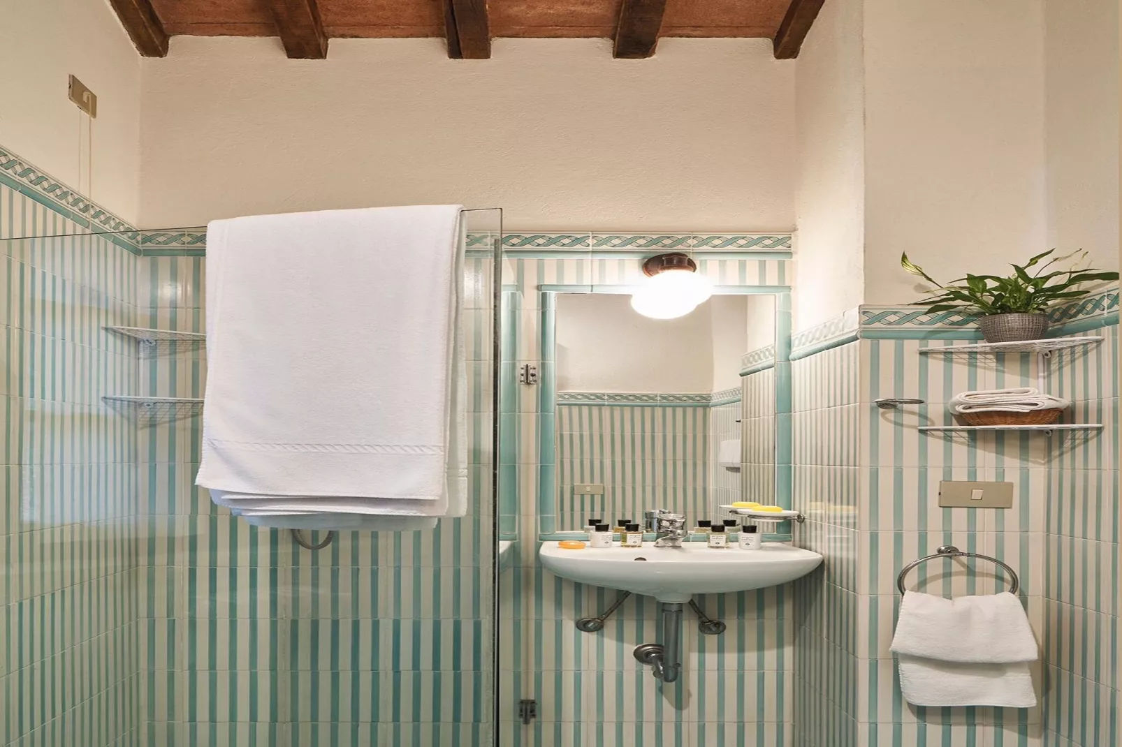Casa La Casetta-Bathroom