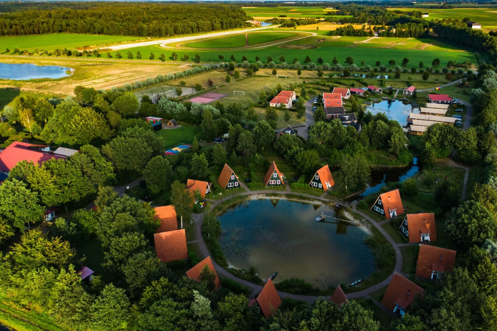 Vakantiepark Eigen Wijze 1-Areas summer 1km