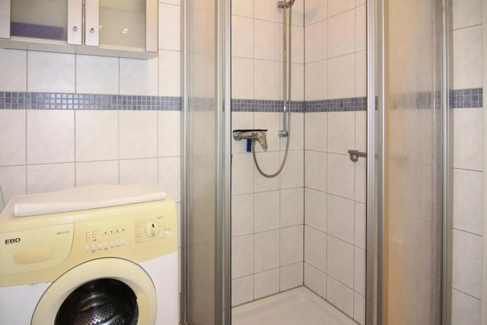 Ferienwohnung EG links Trassenheide-Badezimmer