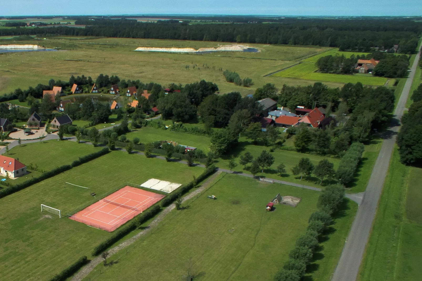 Vakantiepark Eigen Wijze 4-Exterior summer