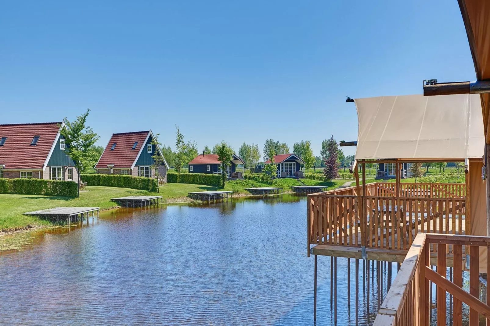 Vakantiepark Eigen Wijze 4-Areas summer 1km