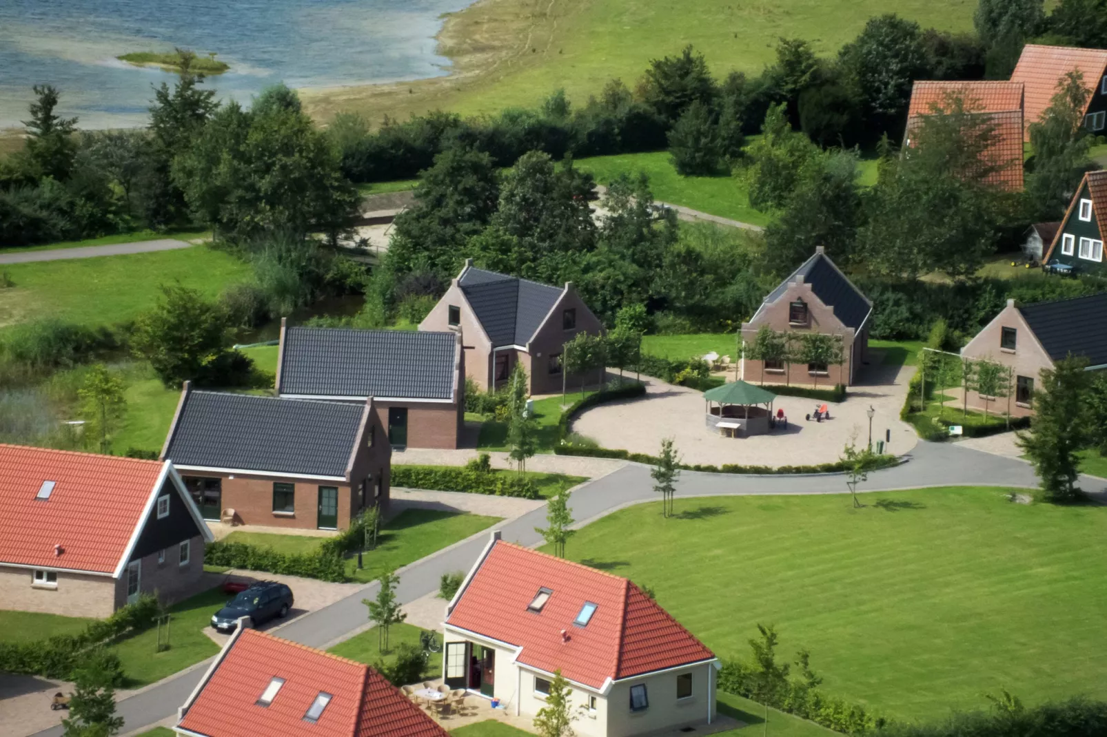 Vakantiepark Eigen Wijze 3-Exterior summer