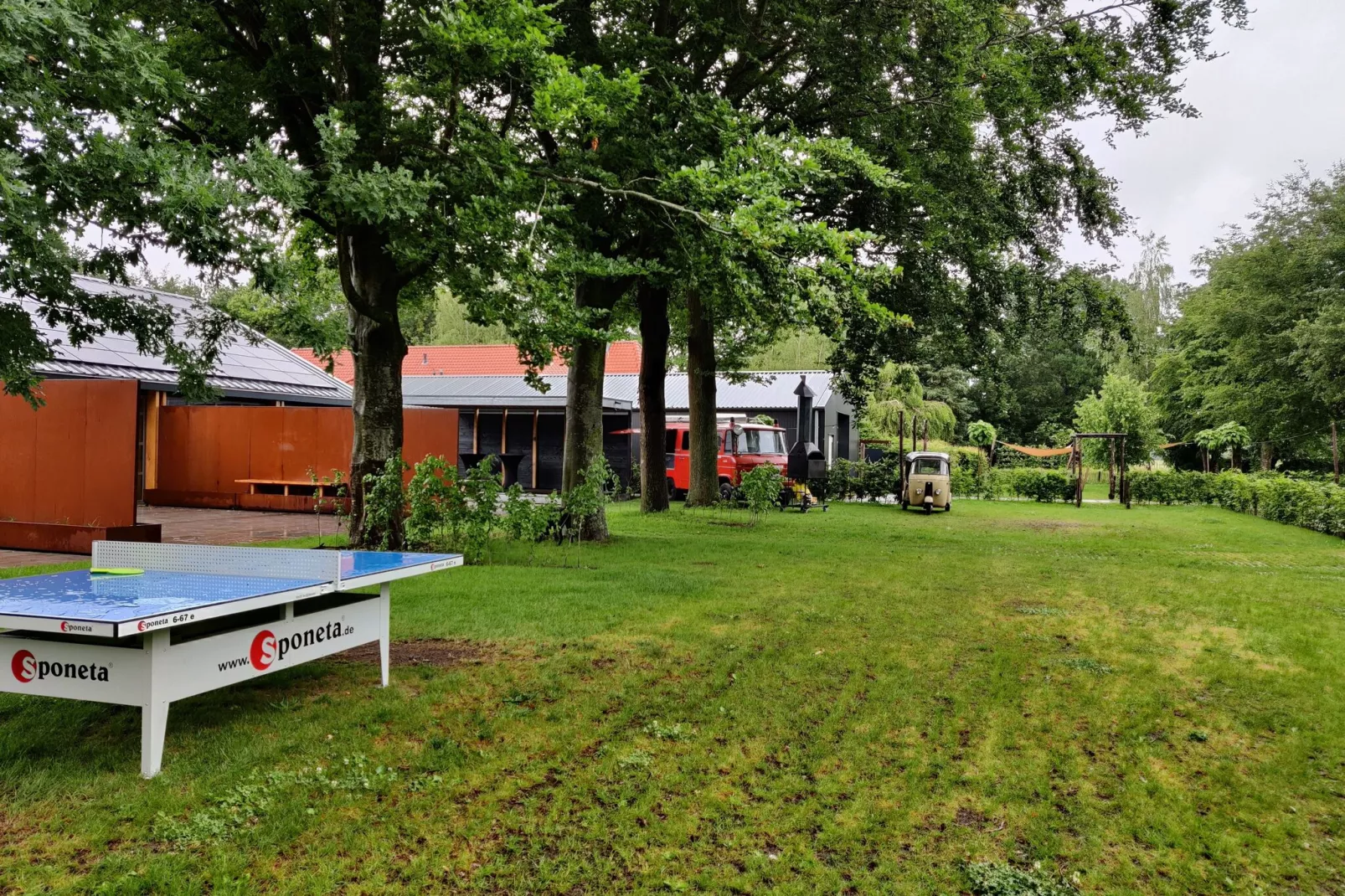 Vakantiepark Eigen Wijze 2-Gardens summer