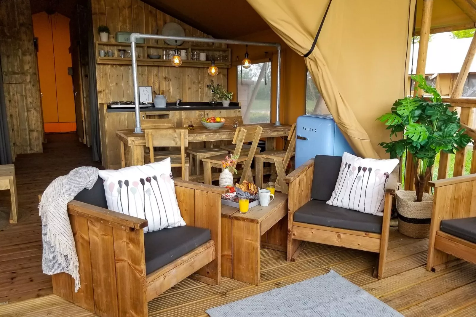 Vakantiepark Eigen Wijze 9-Living room