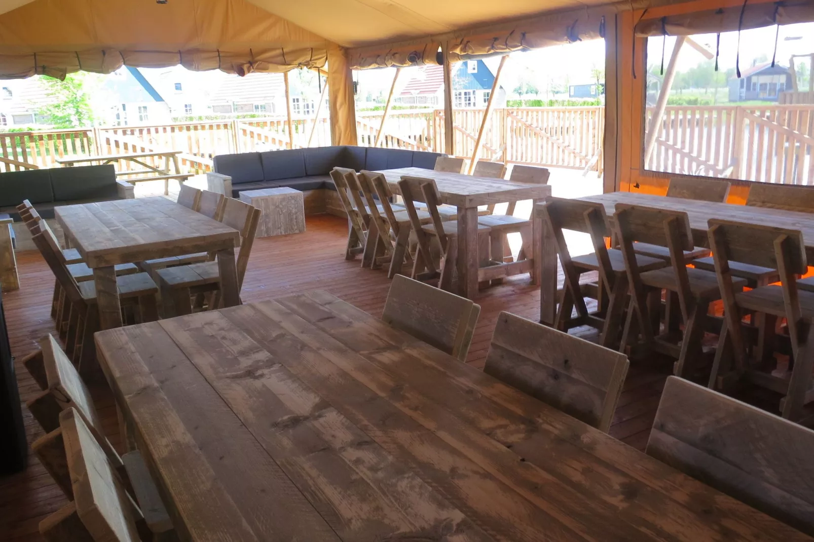 Vakantiepark Eigen Wijze 9-Dining room