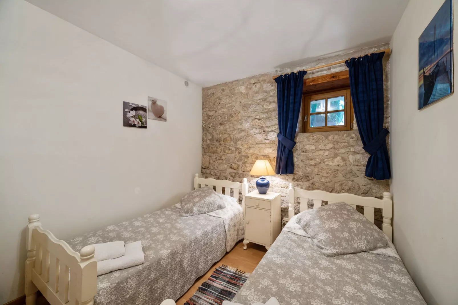 Les Volets Bleus - 4 pers-Bedroom