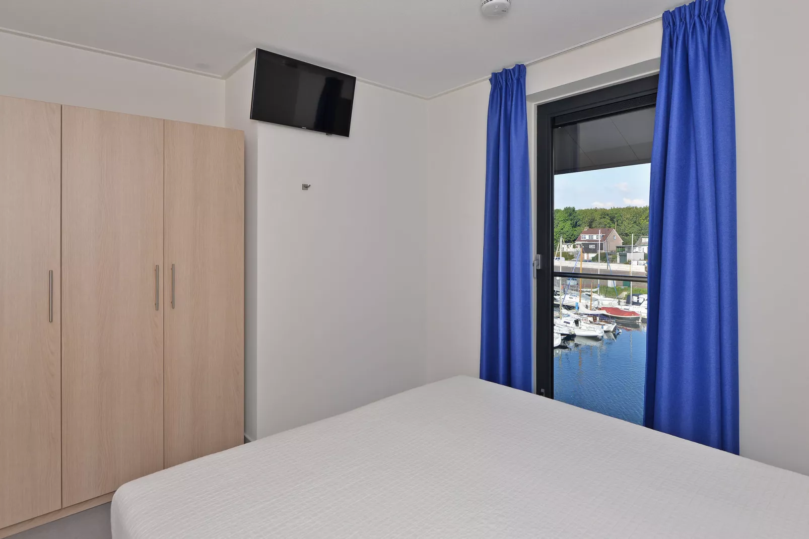 Uithaven 10 F-Bedroom