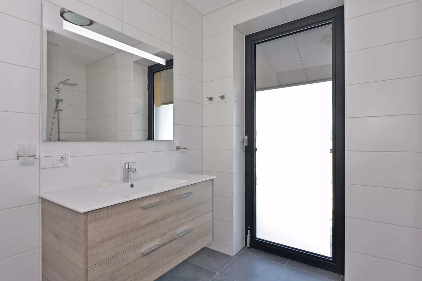 Uithaven 10 F-Bathroom