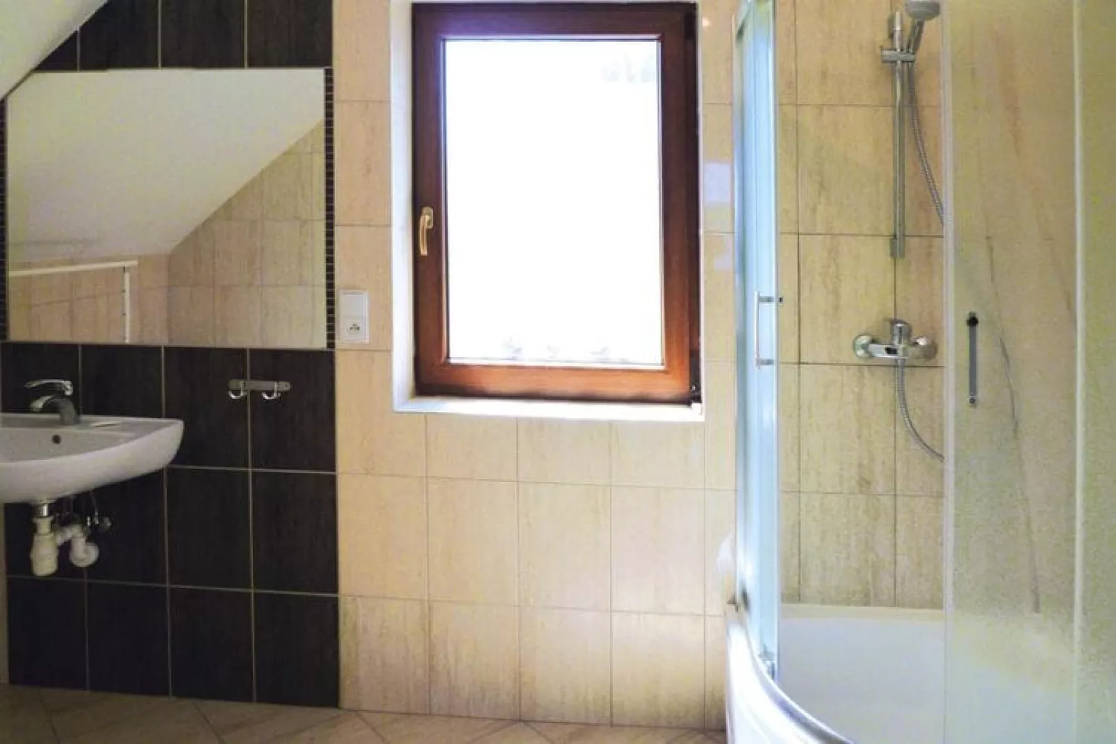Holiday flat in Kiedrowice-Bathroom