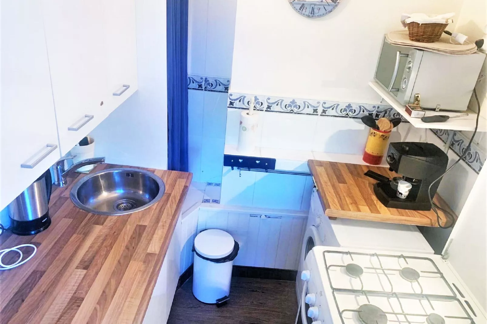 Les Volets Bleus and Les Tilleuls - 6 pers-Kitchen