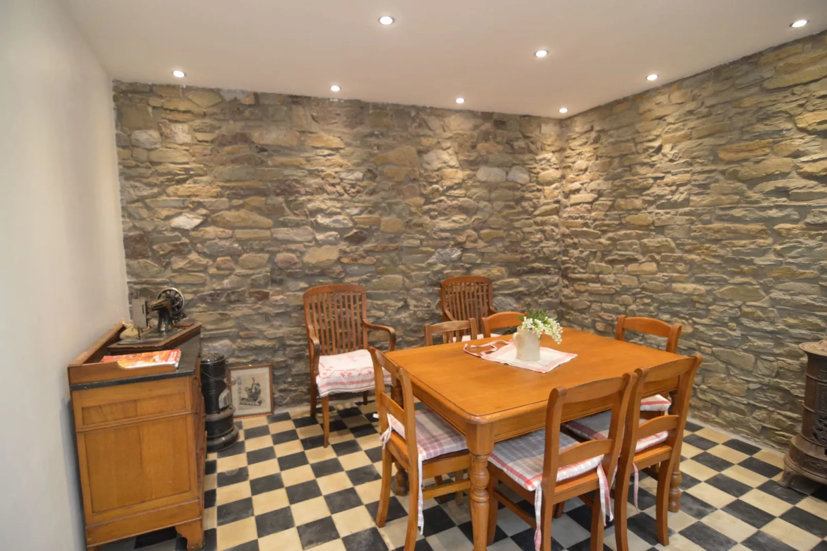 Pré des Veaux-Dining room