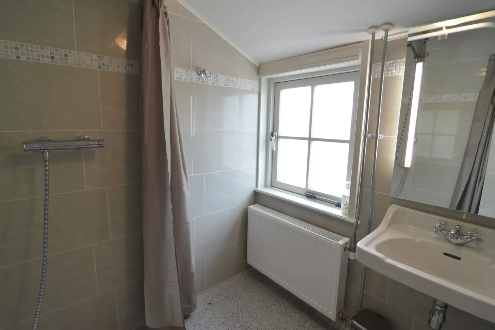 Knook-Bathroom