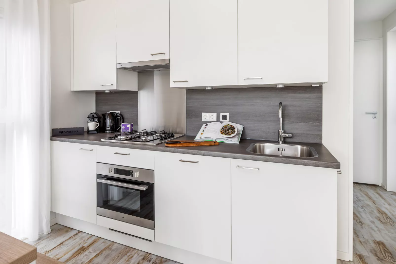 Beach Resort Nieuwvliet-Bad 1-Kitchen