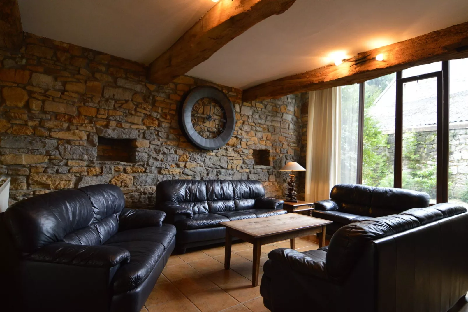 Le Grand Duc-Living room