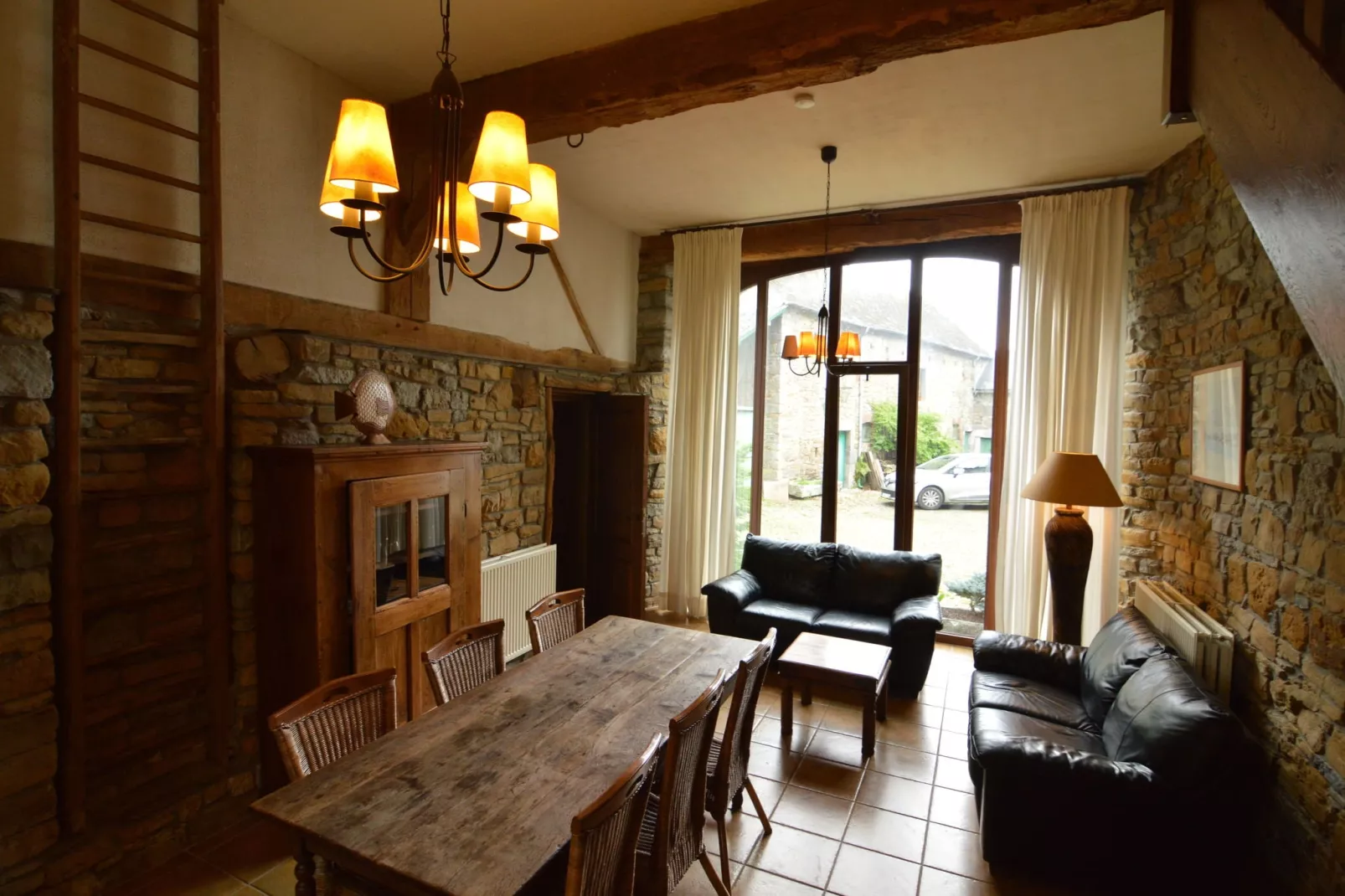Le Grand Duc-Living room