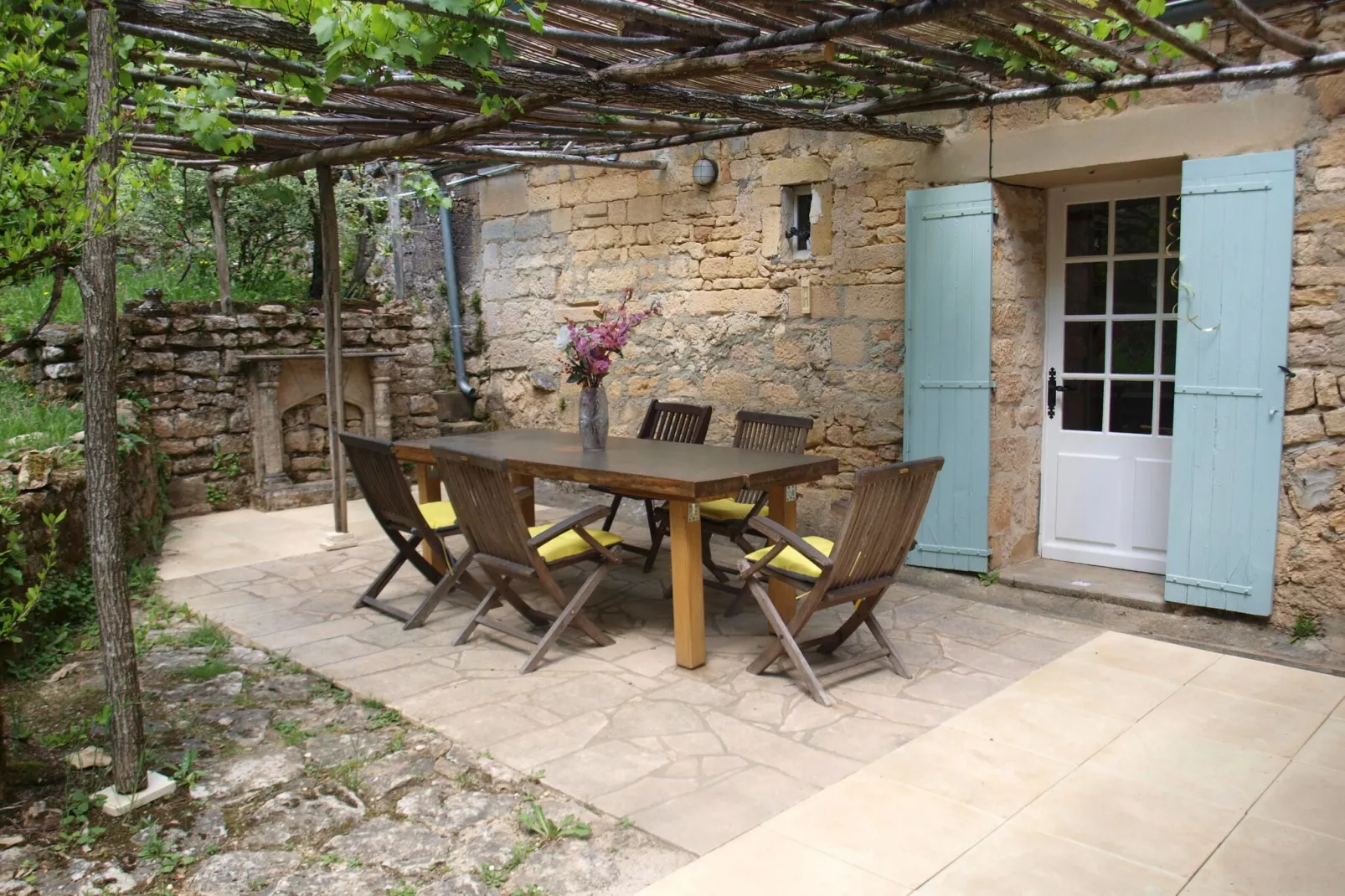 La Cipière-Terrace balcony