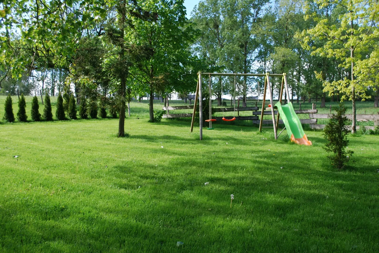 Le Grand Duc-Gardens summer