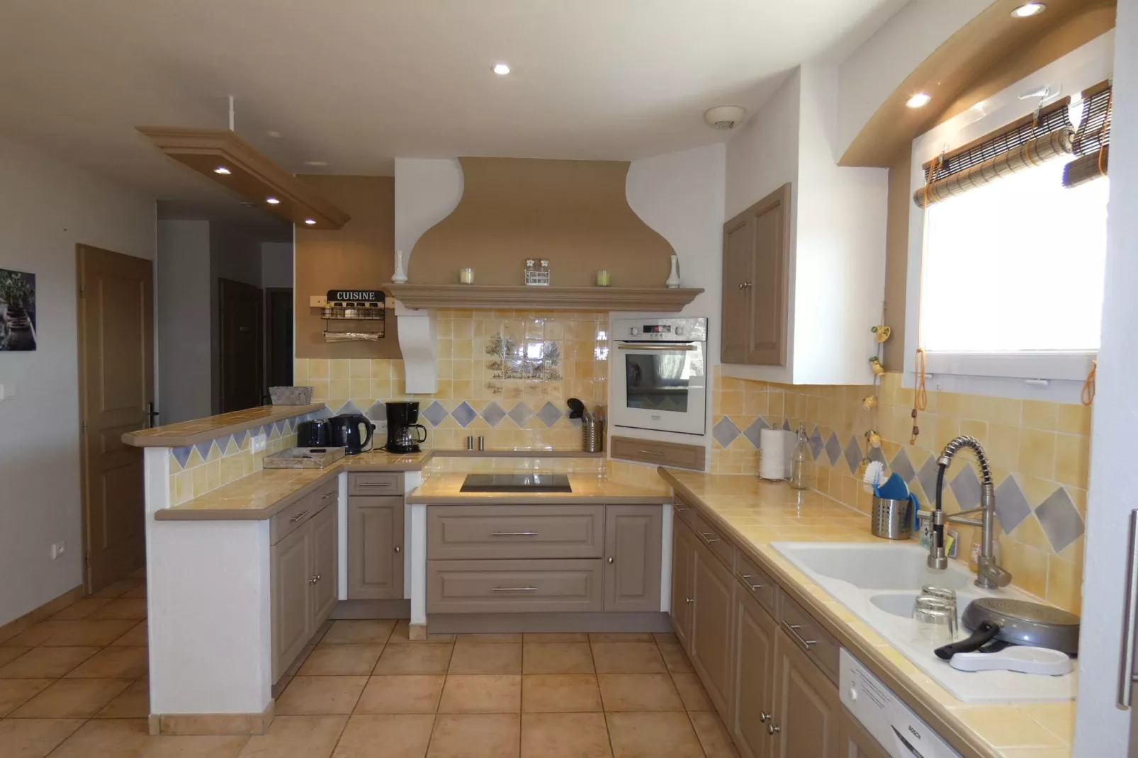 Grand villa St Paul-Kitchen