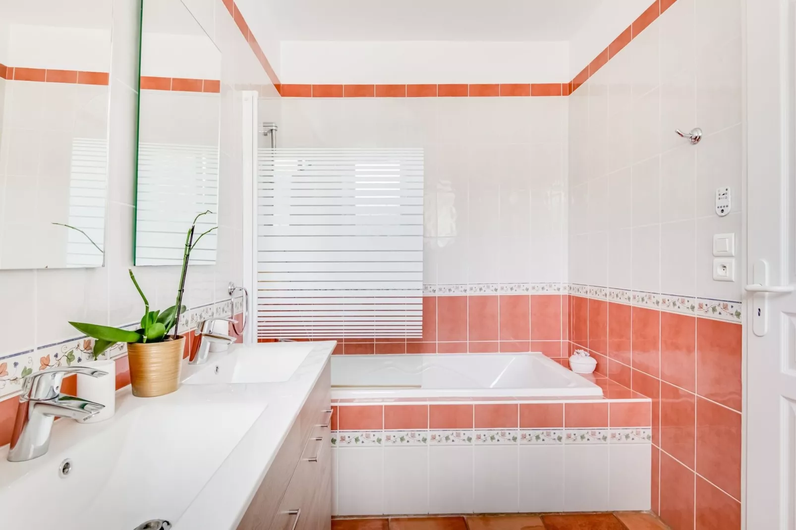 Maison avec piscine-Bathroom