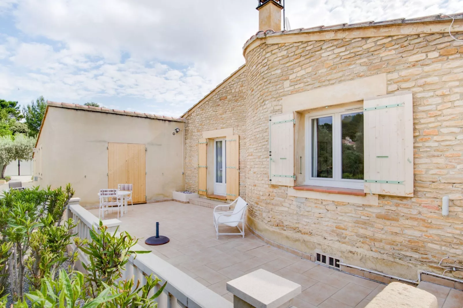 Maison avec piscine-Terrace balcony