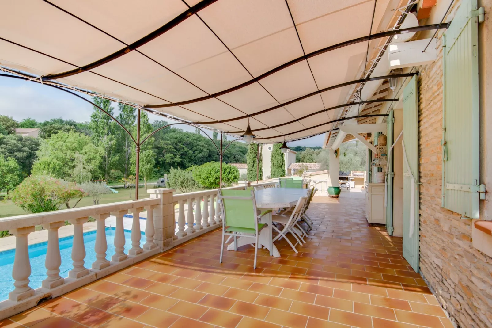 Maison avec piscine-Terrace balcony