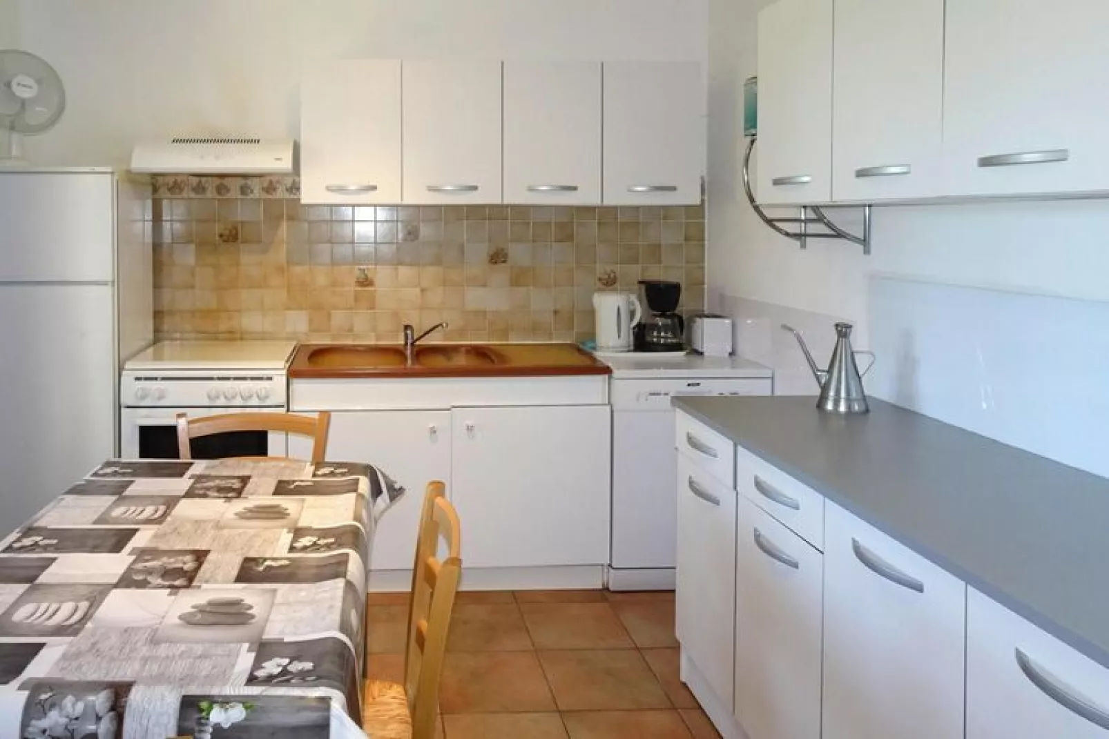 Ferienhaus in Vaison-la-Romaine-Kitchen