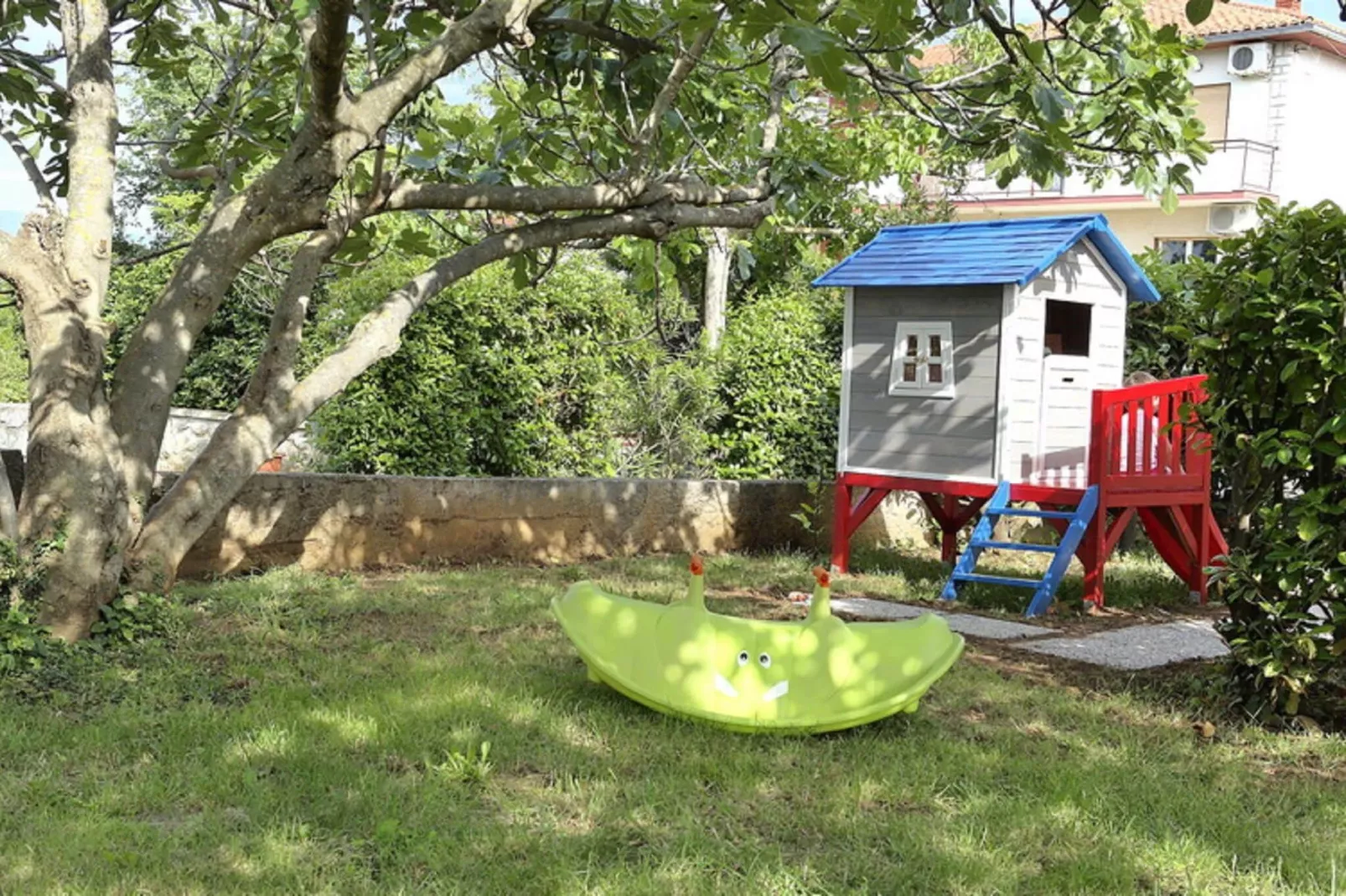 Holiday House Holek-Jardin d'été