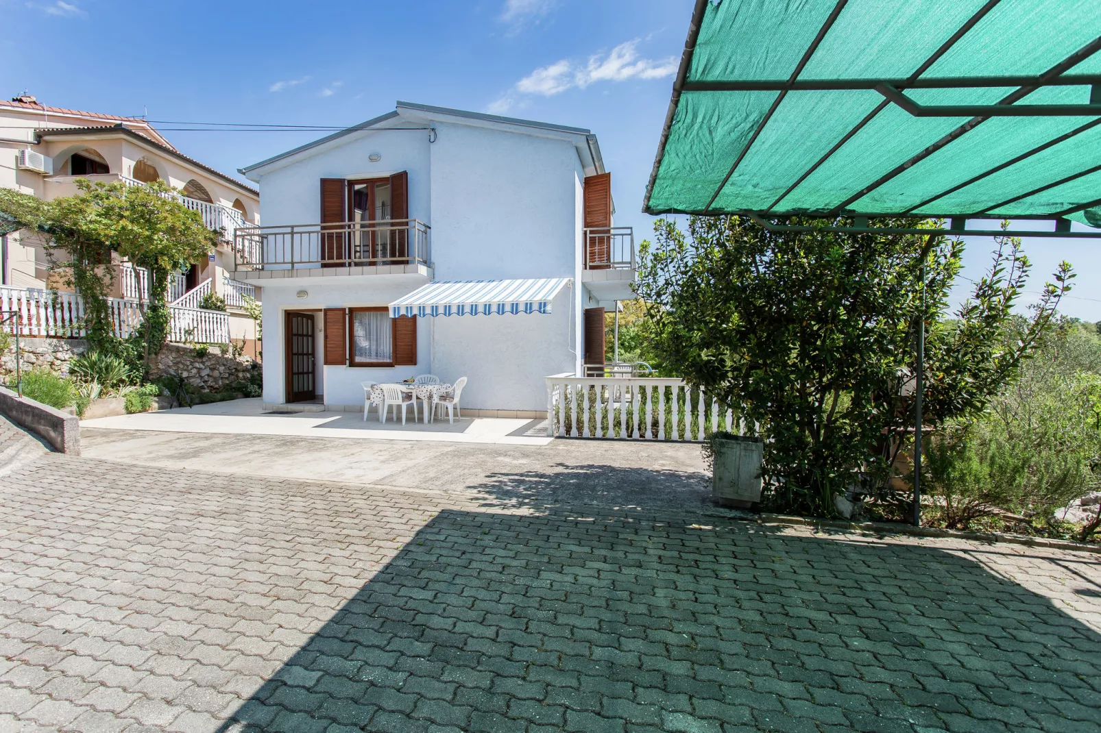 Cekovic-Exterior summer
