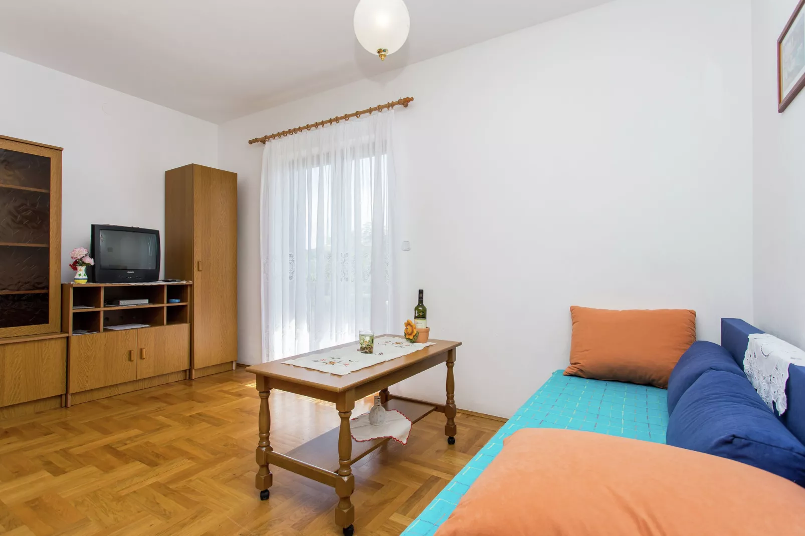 Cekovic-Living room