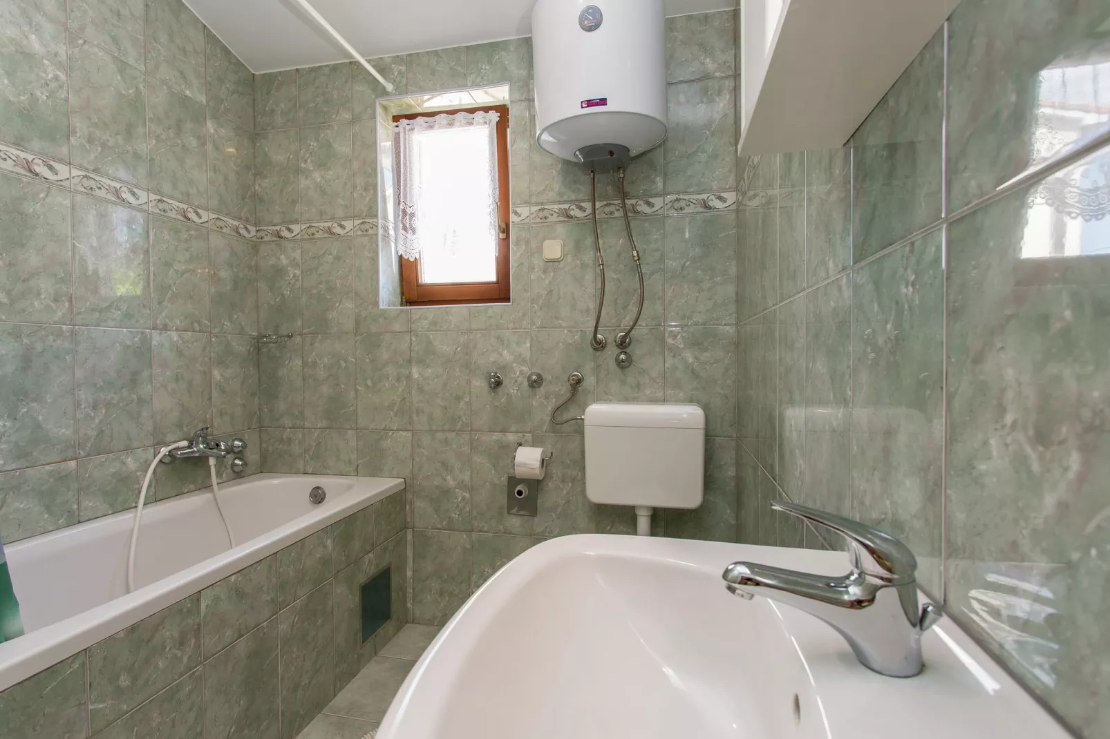 Cekovic-Bathroom