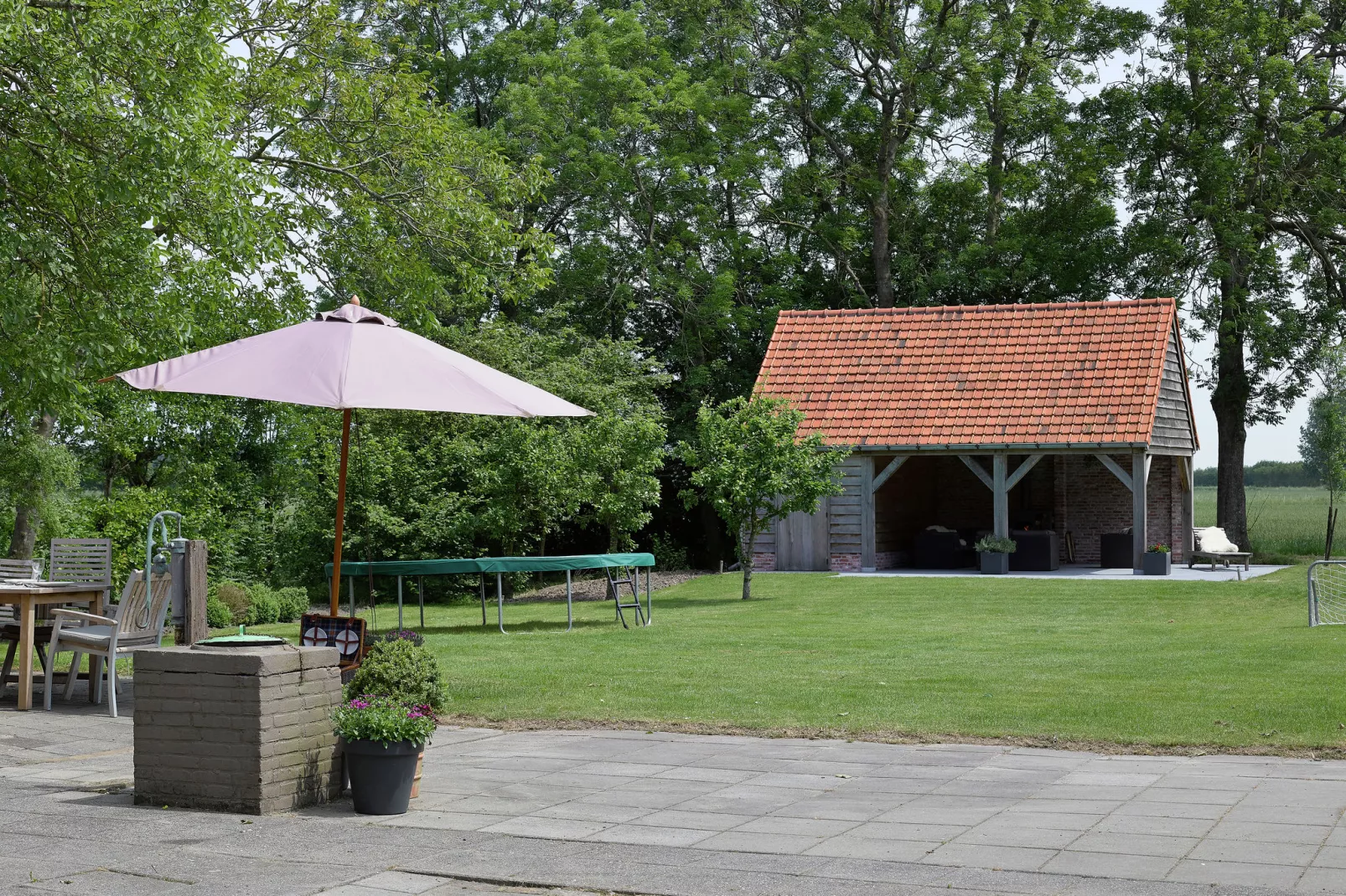 Klein Hof ter Zand-Gardens summer