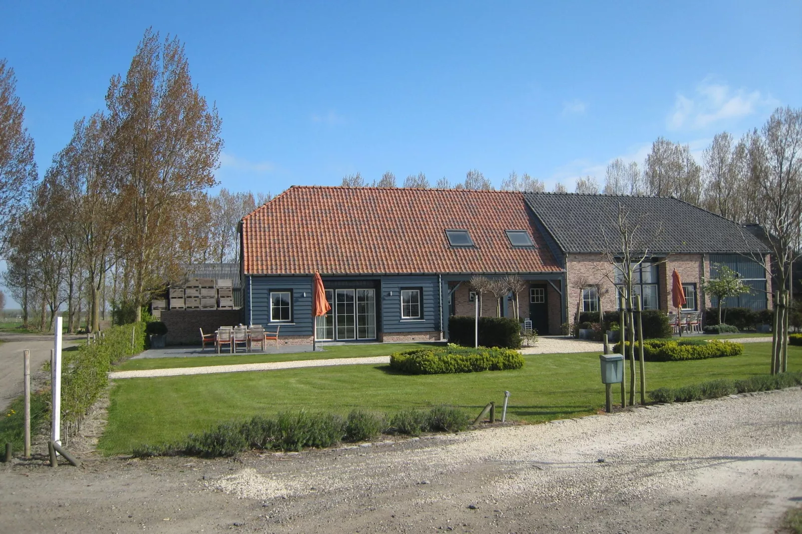 Hof 't Suytsant Doyenne-Exterior summer
