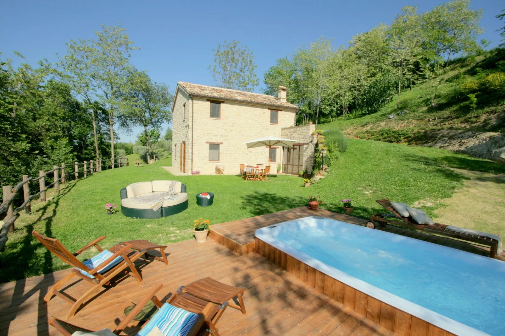 Villa Barchetta-Außenbereich Sommer