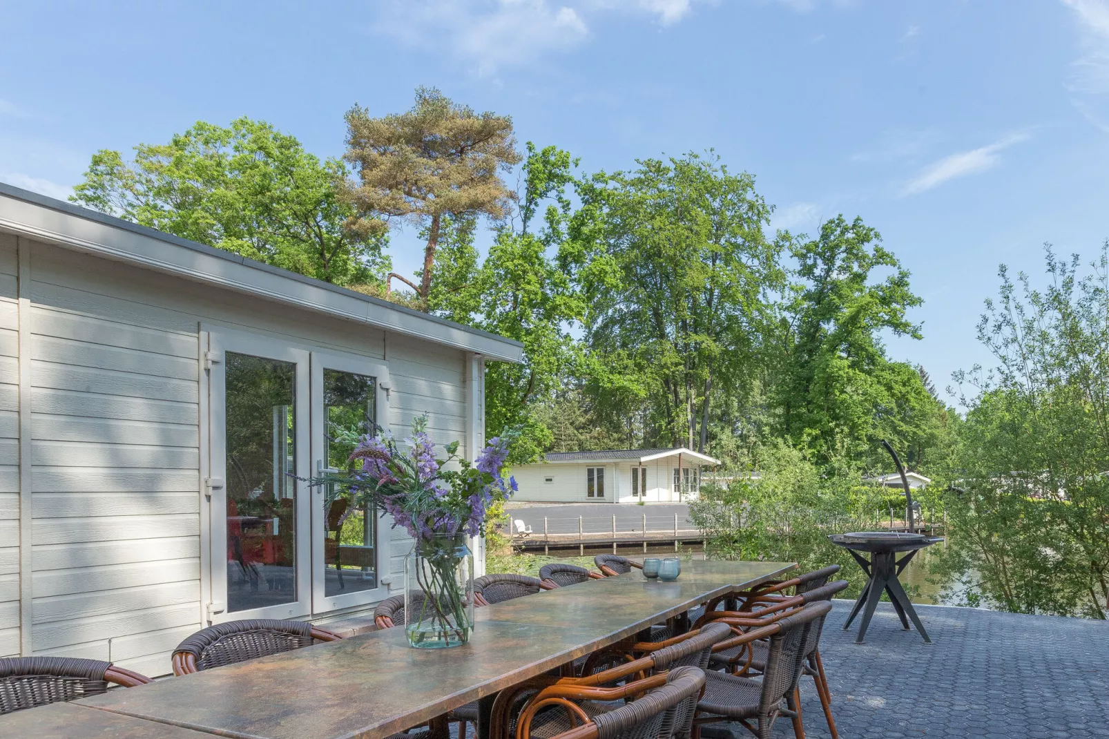 Residence De Eese 23-Gardens summer