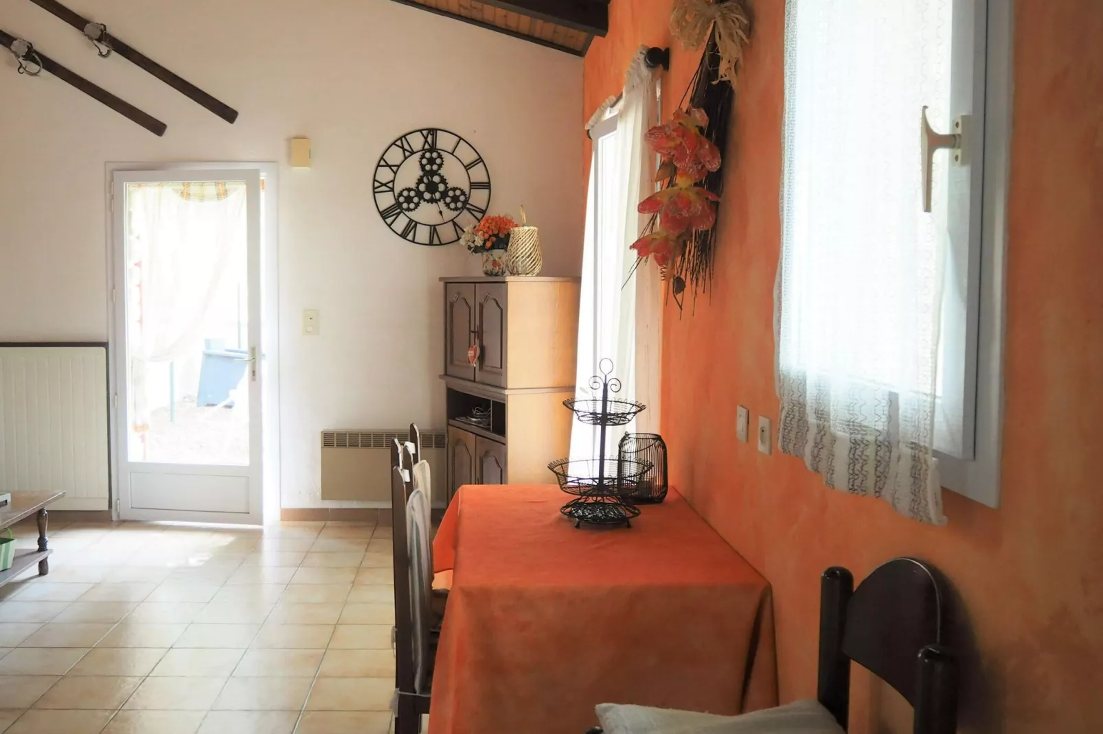 Ferienhaus in Bédoin-Dining room
