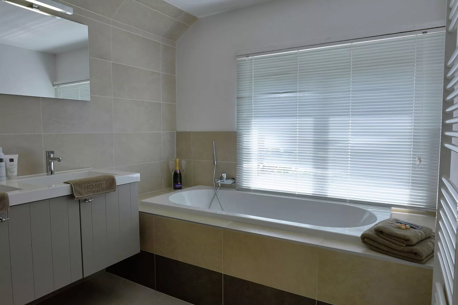 Groot Hof ter Zand-Bathroom