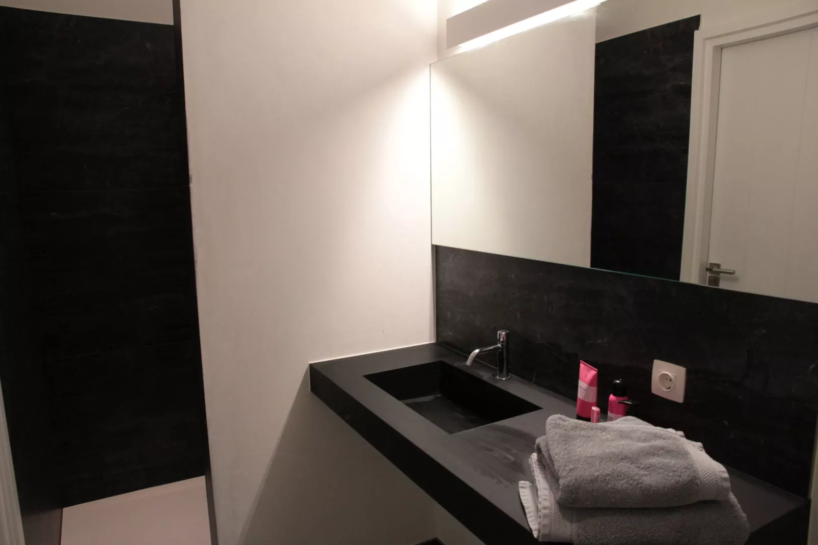 Groot Hof ter Zand-Bathroom