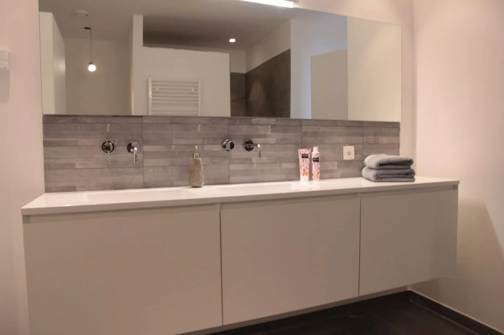 Groot Hof ter Zand-Bathroom