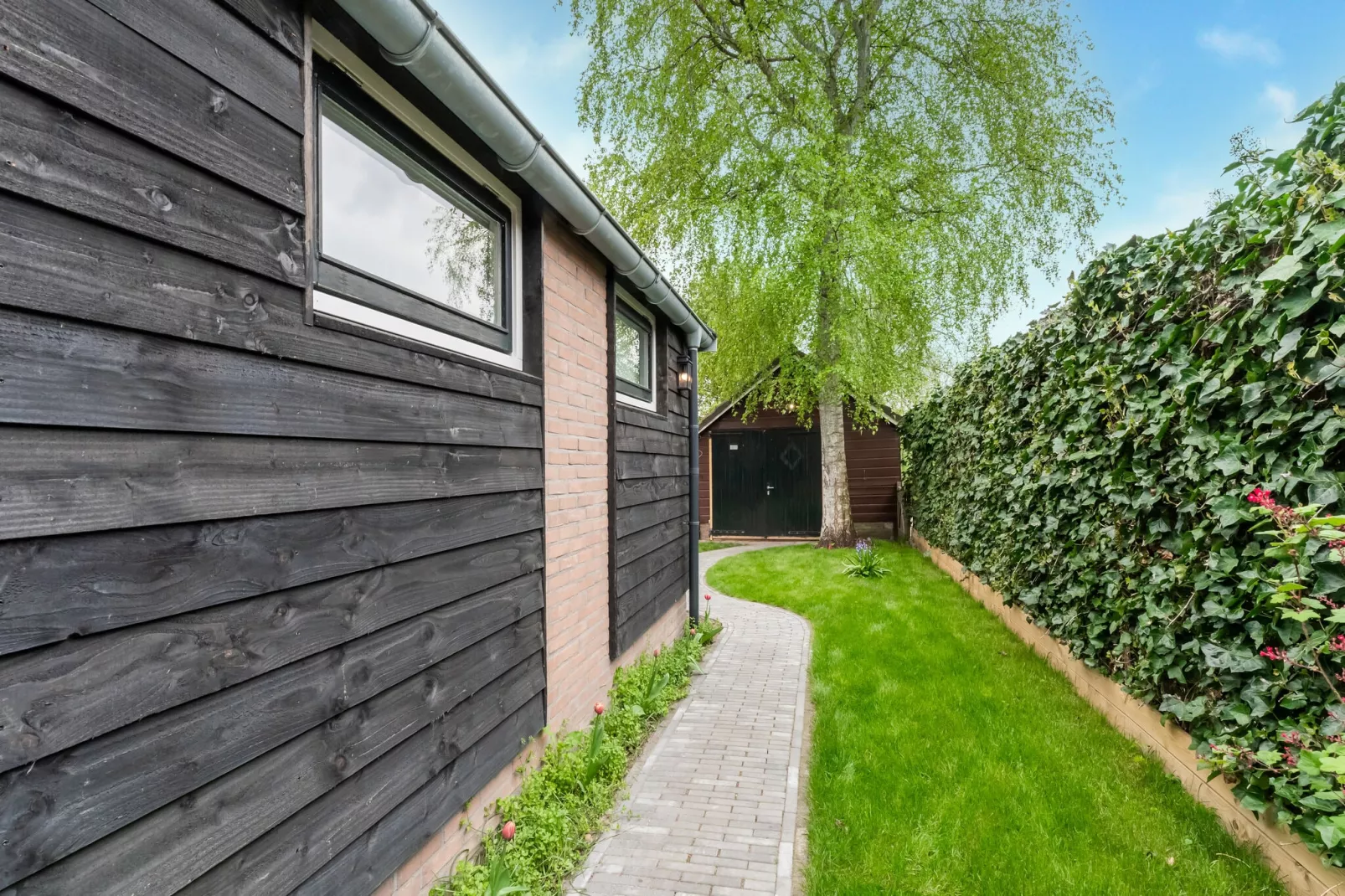 Logies Paal 4 Giethoorn-Gardens summer