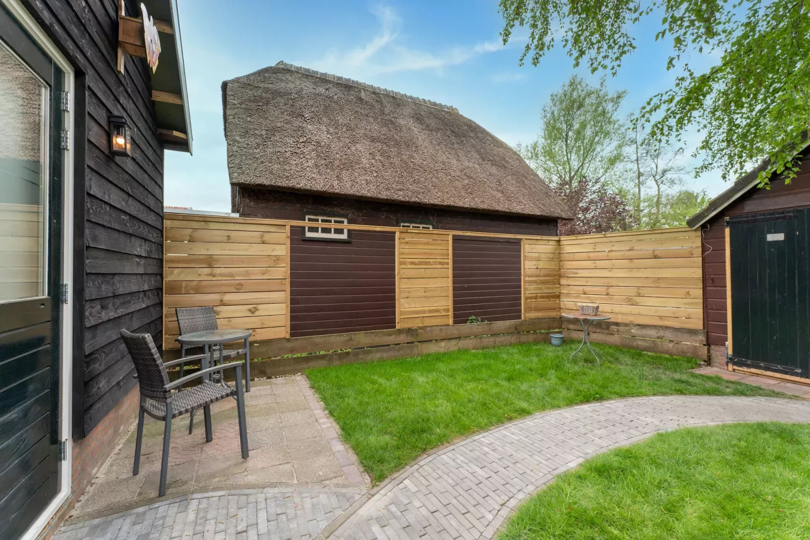 Logies Paal 4 Giethoorn-Gardens summer
