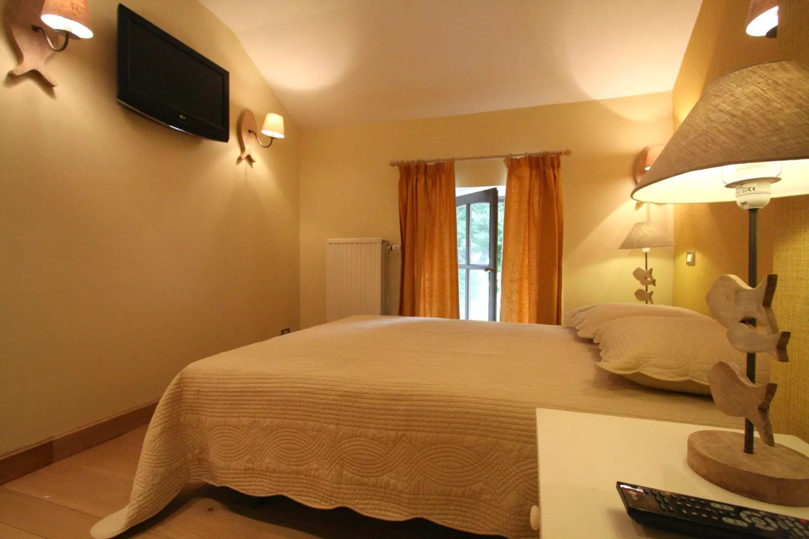 Au bord de l'eau-Bedroom