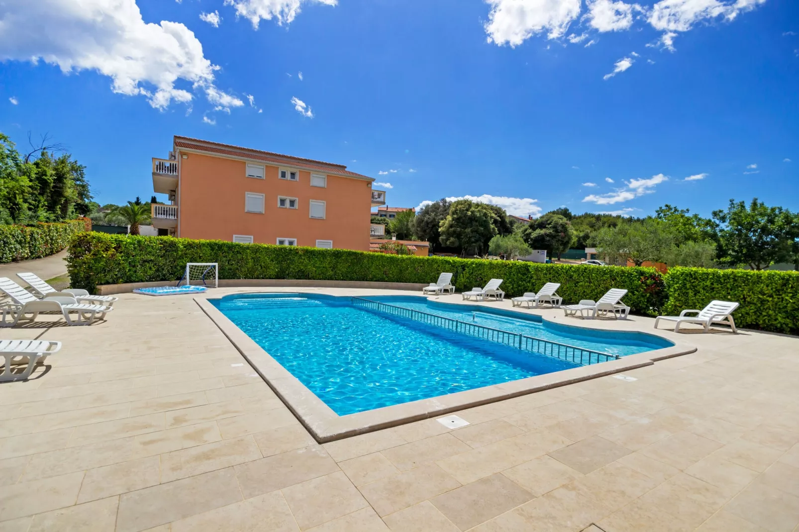 Apartment  6-Pool