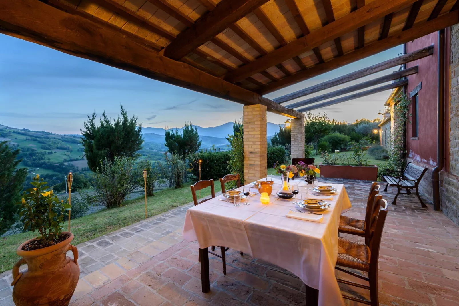 Il Vettore nei monti Sibillini-Terrassenbalkon
