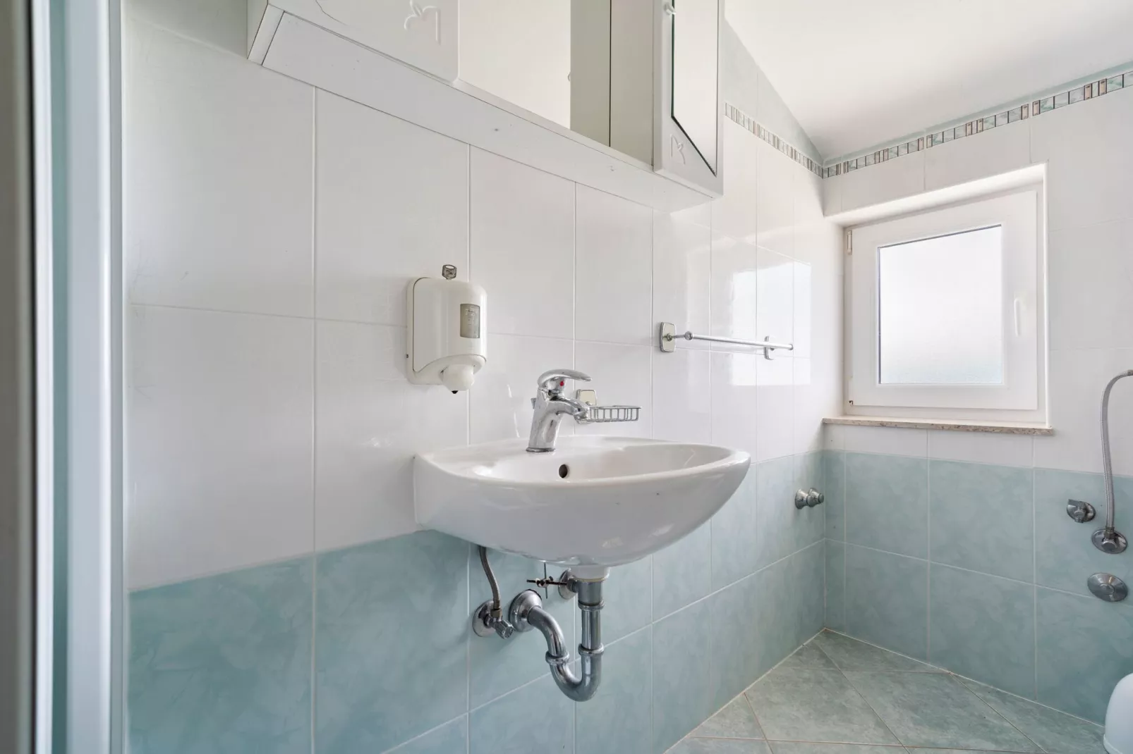 Apartment  6-Bathroom